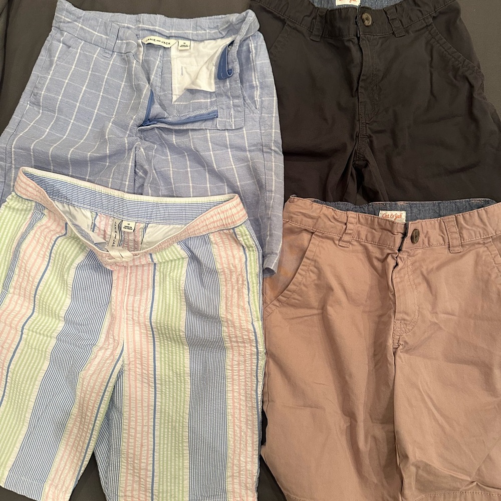 Set of Four Casual Shorts in Various Colors